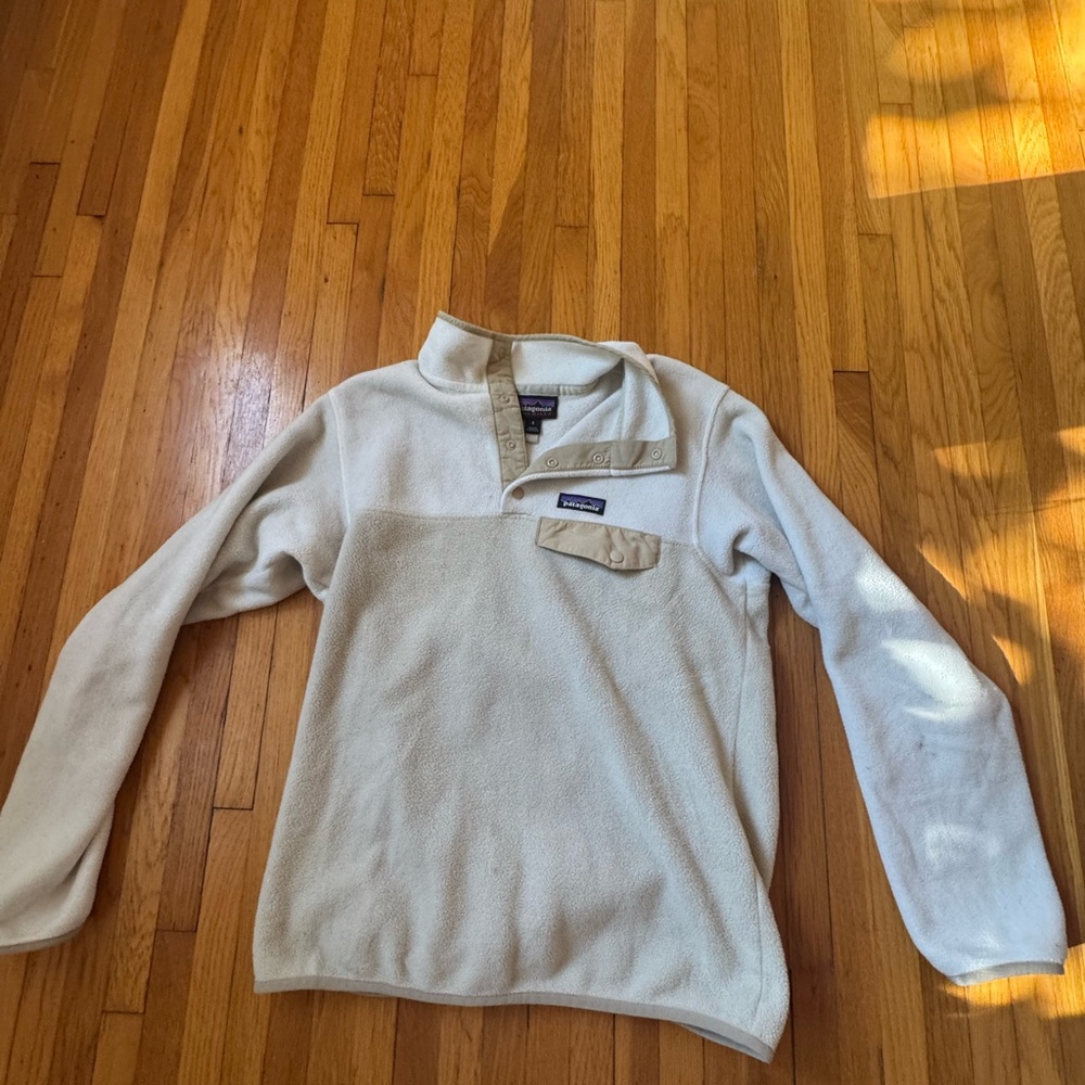 PatagoniaTan Fleece Sweater